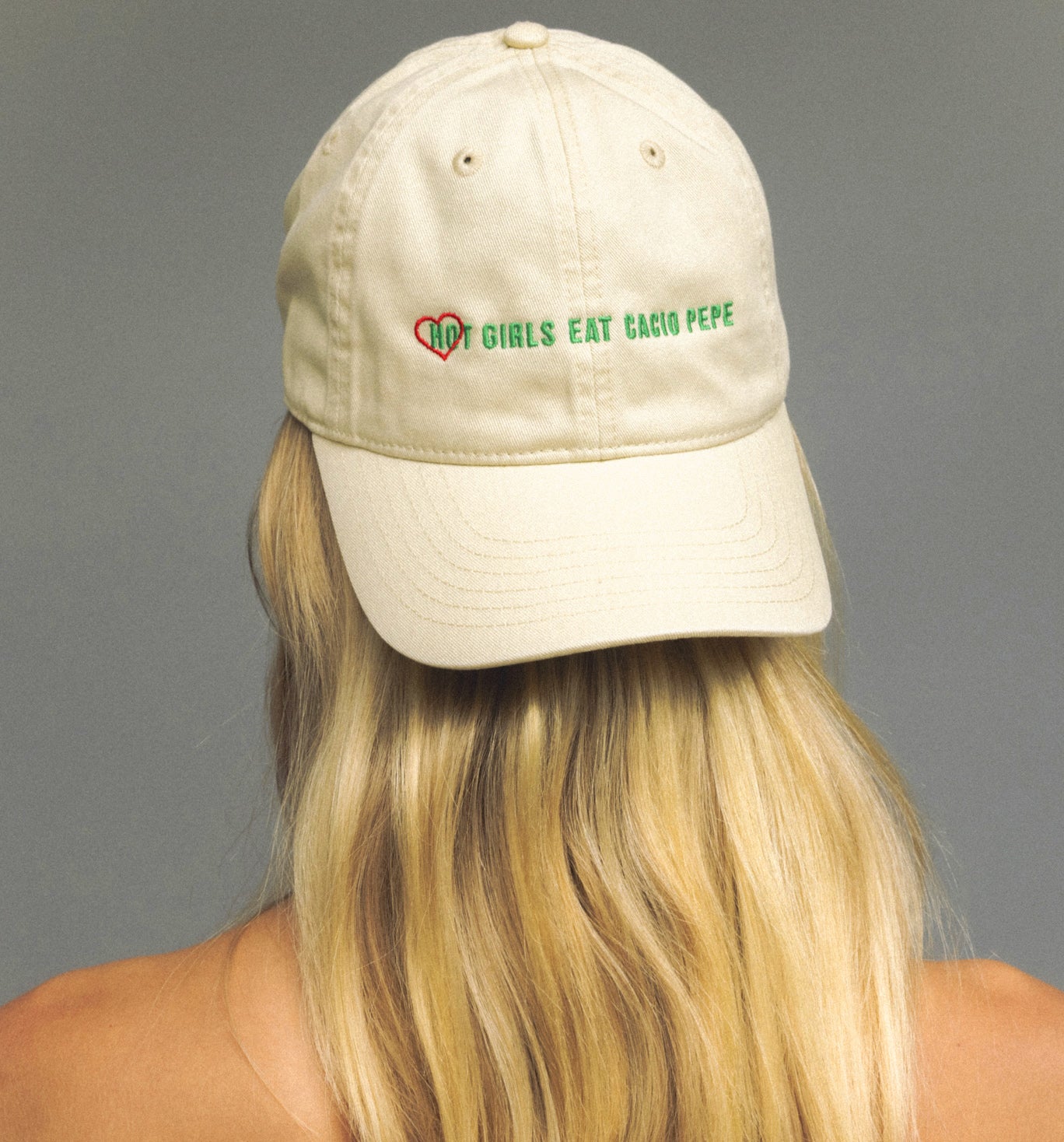 Hot Girls Eat Cacio Pepe Hat Pasta