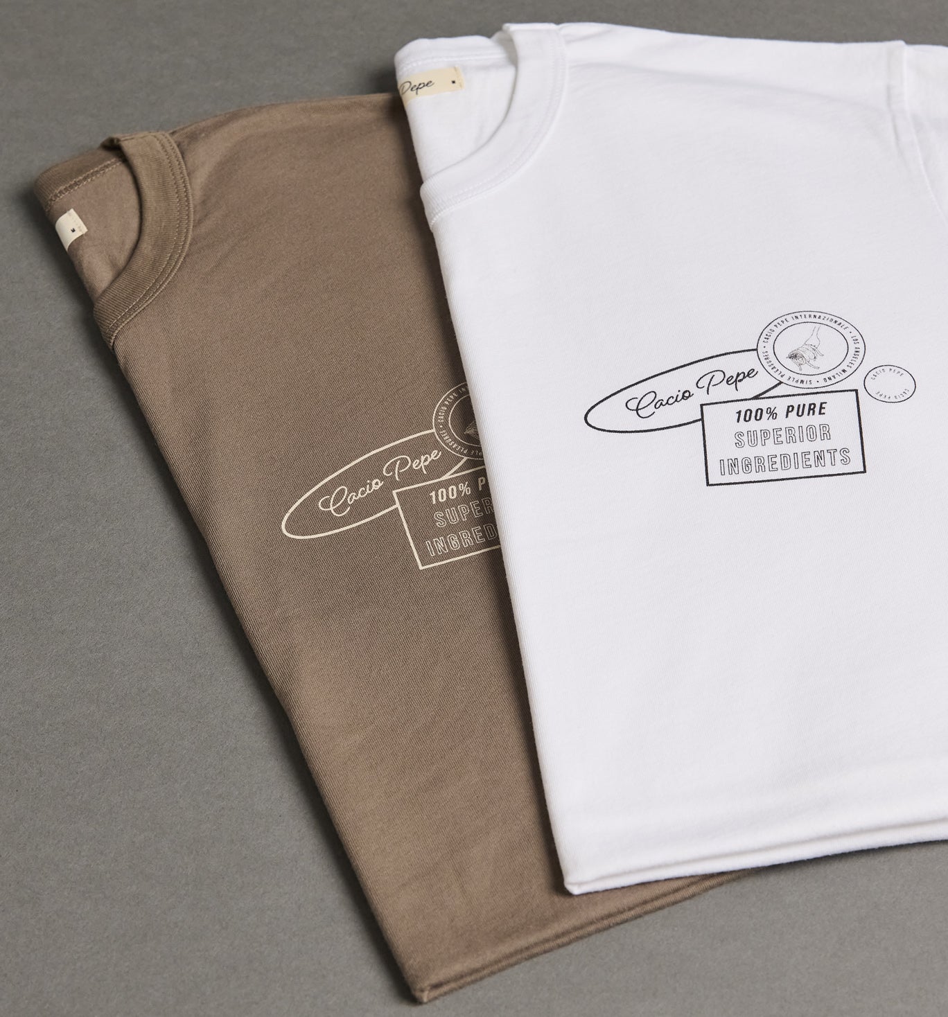 Organic Cotton Patch Print Camisa Crew Bronzo